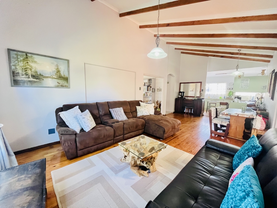 4 Bedroom Property for Sale in Sandbaai Western Cape